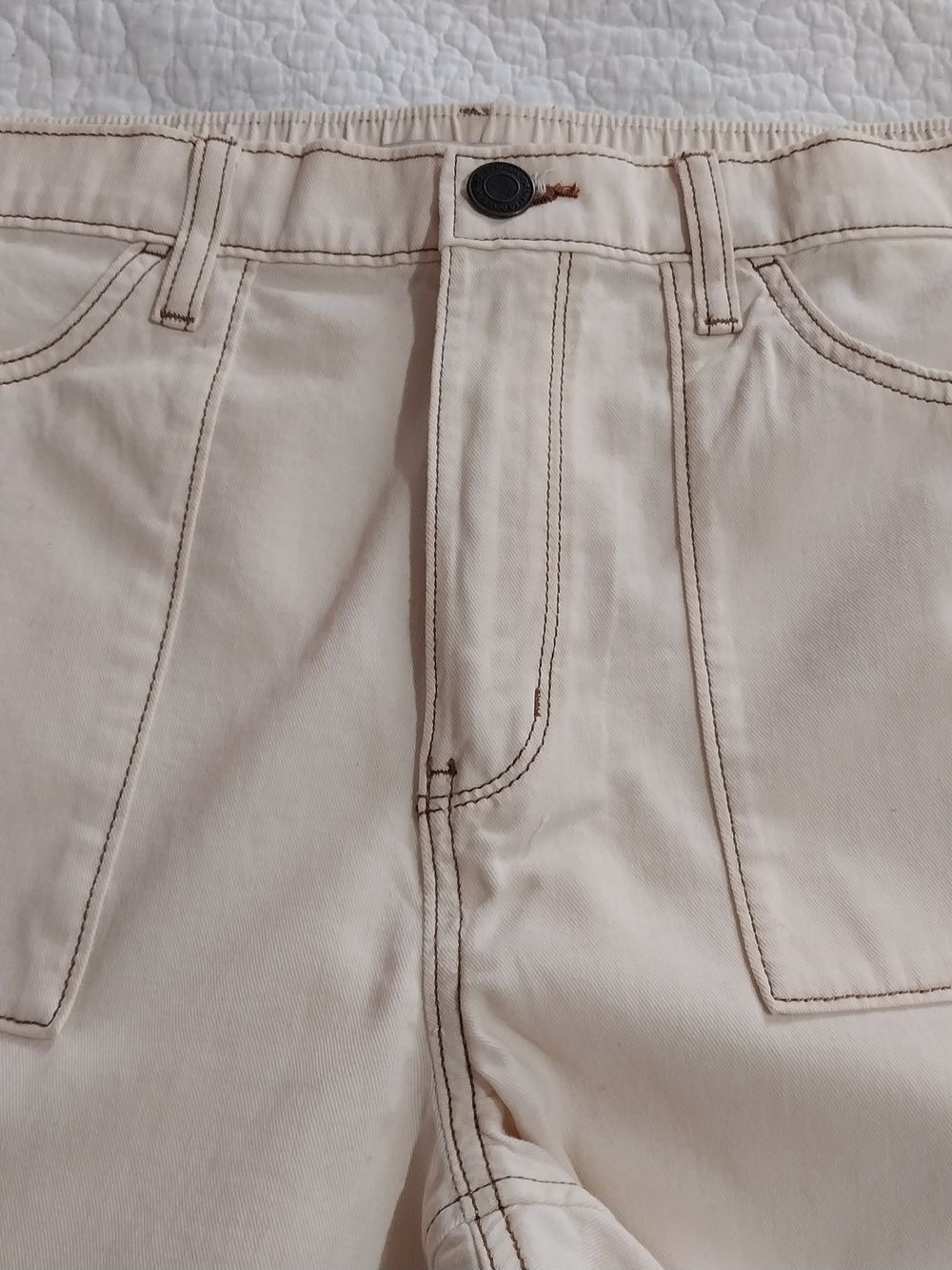 SO High-Rise Cargo Jeans in Cream with Contrast Stitching SIZE M - Picture 9 of 16